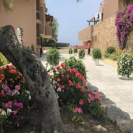 Family In Near Sea Apartman *