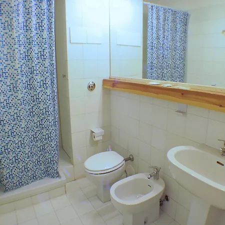 Apartman Family In Near Sea *